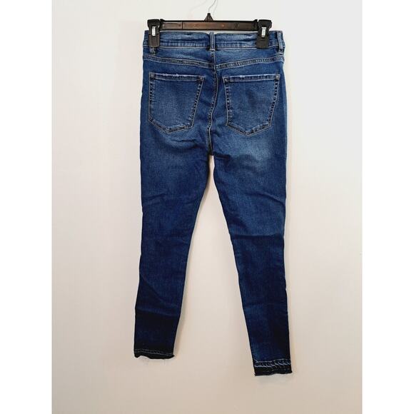 Garage Women's Medium Wash Skinny Jeans In Size 5 Raw Hem Distressed - Picture 2 of 5